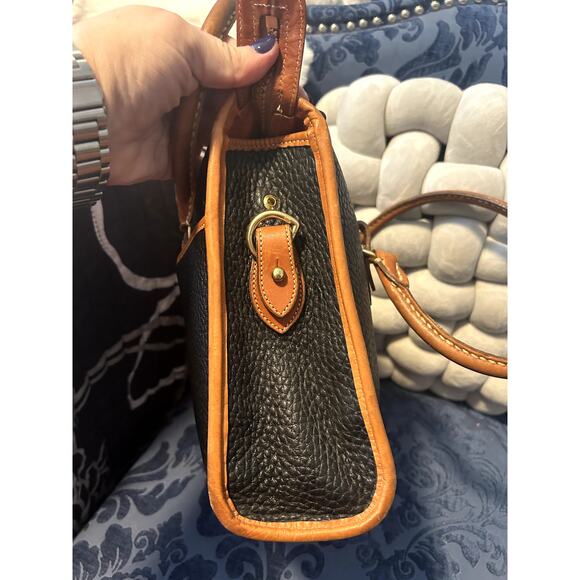 Vintage Dooney and Bourke Black and British Tan Doctor Bag - Picture 6 of 10